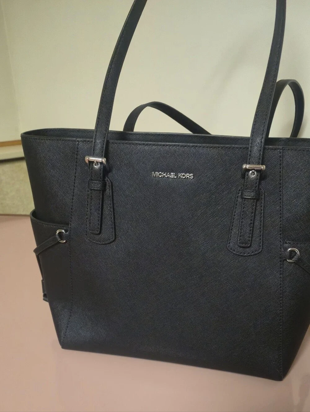Nwot Michael Kors Black Voyager Leather Tote Bag